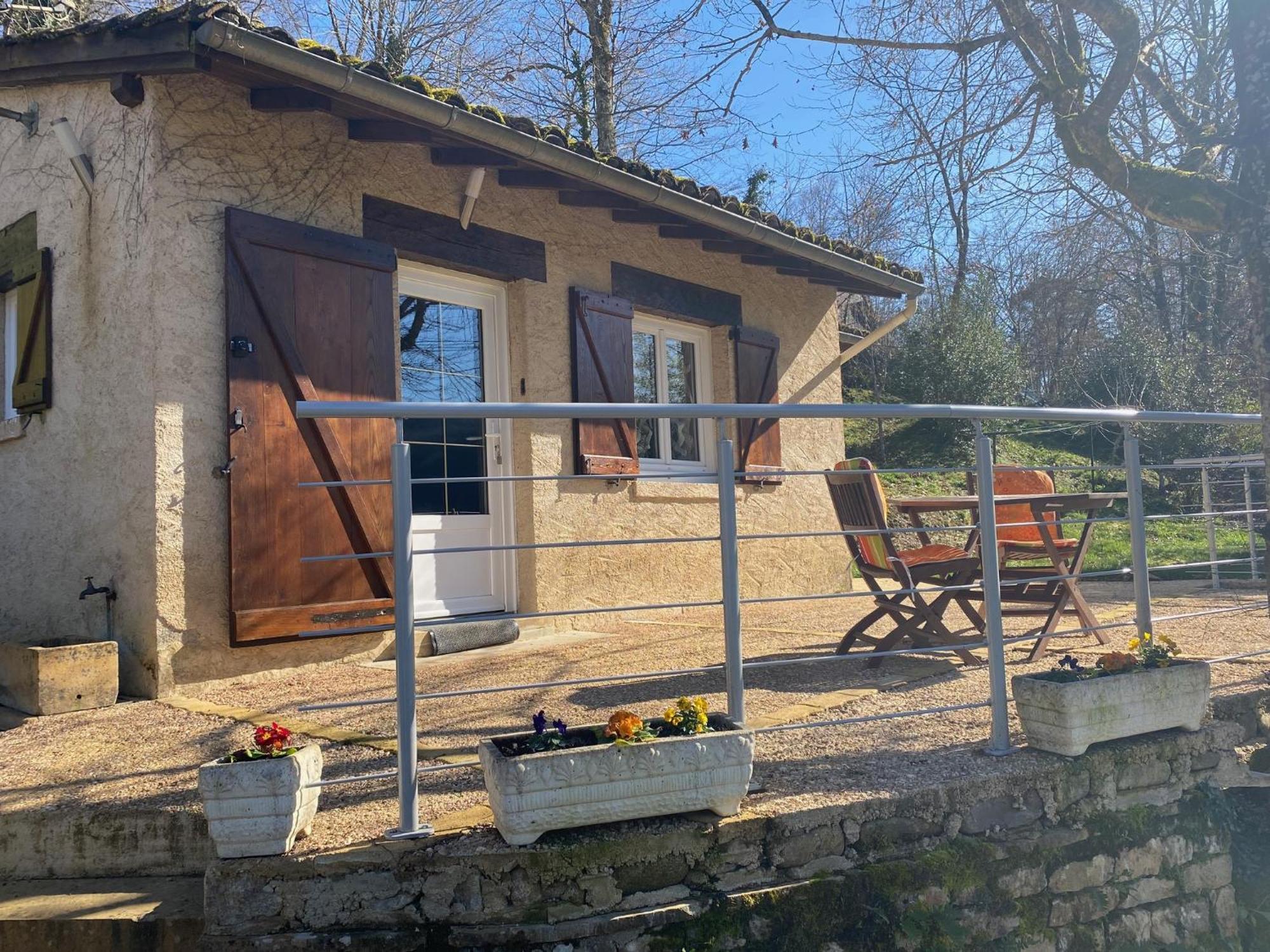 Domisiladore Latouille-Lentillac Exteriér fotografie